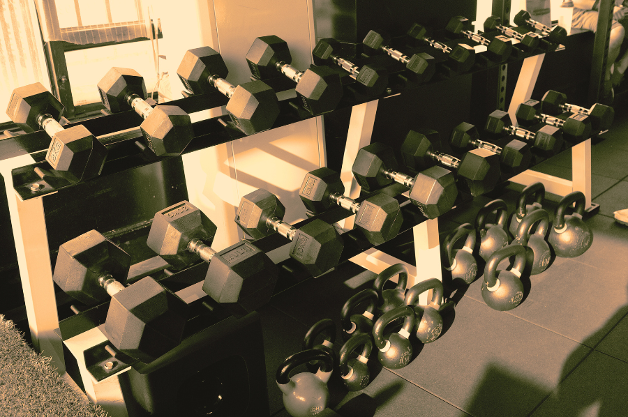 Als Trainerin im Fitnessstudio bemerkte Nahizji, dass die Menschen nur auf der äußeren Ebene für sich sorgten.
